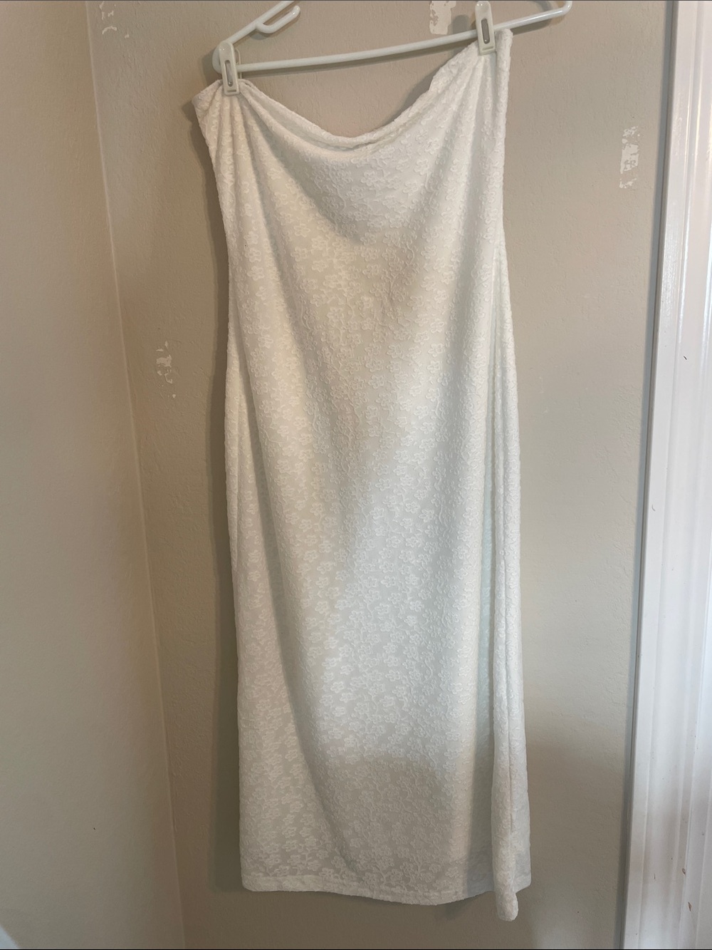 Strapless White Floral Texture Dress